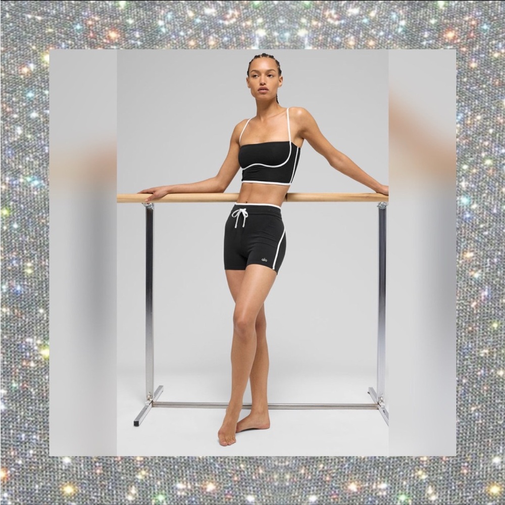 Alo Yoga Airbrush Streamlined Bra Tank in Black/White size S NWT! - Picture 4 of 4